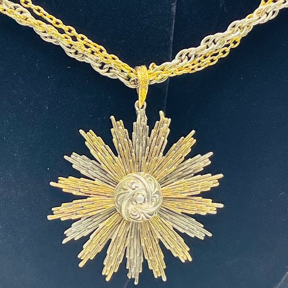 Vintage ART CO. Starburst/ Triple Flower, chained necklace. - Picture 1 of 10